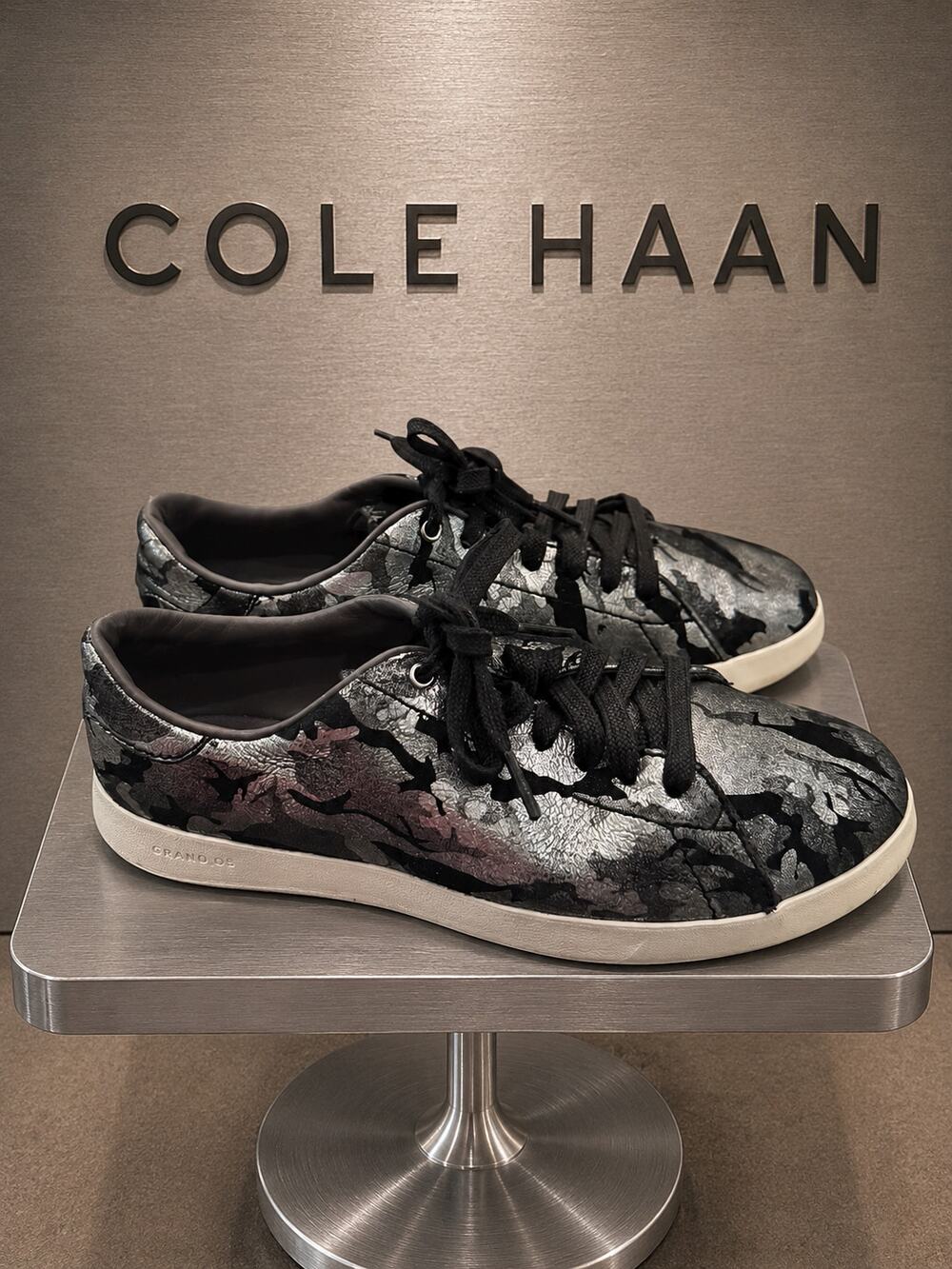 Cole Haan GrandPro Tennis Black Silver Camo Leather Sneakers Women’s 6B